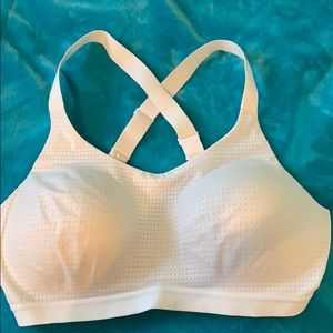 Victoria’s Secret Lightweight Sports Bra